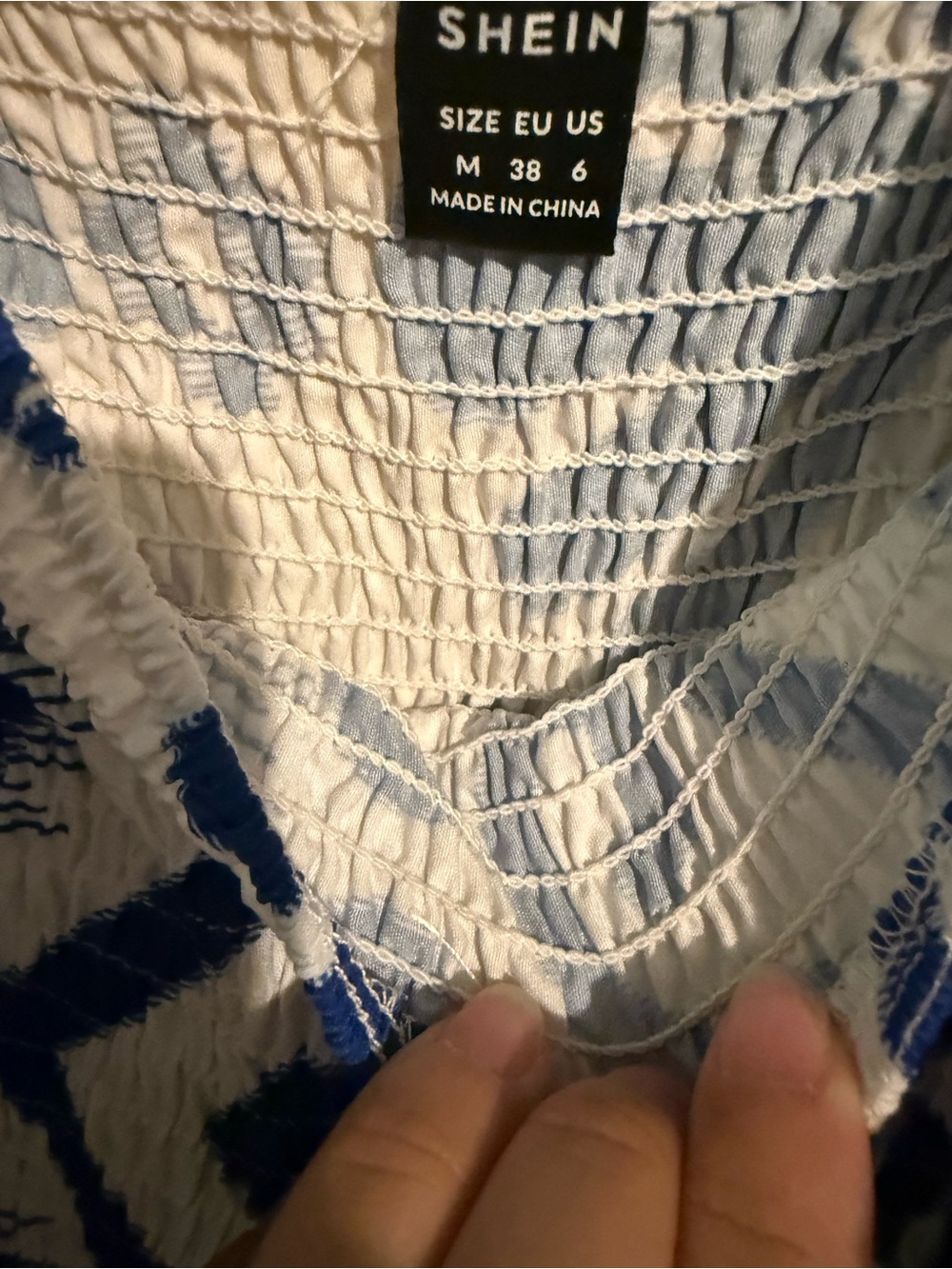 Guess dress women’s size M - Picture 5 of 5